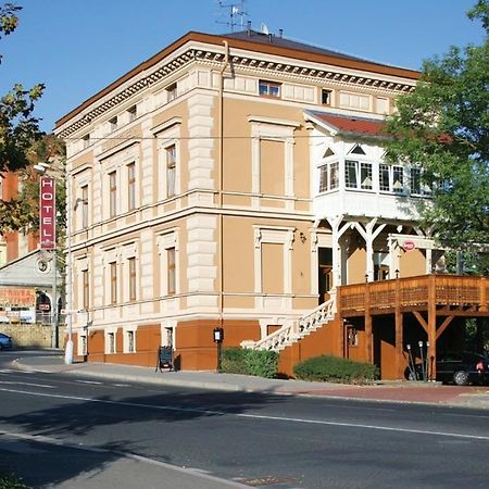 Hotel Mertin Хомутов Екстер'єр фото