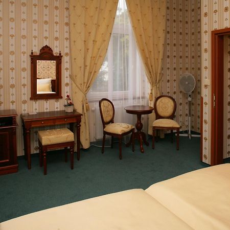 Hotel Mertin Хомутов Екстер'єр фото