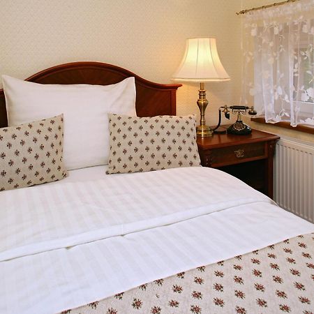 Hotel Mertin Хомутов Екстер'єр фото