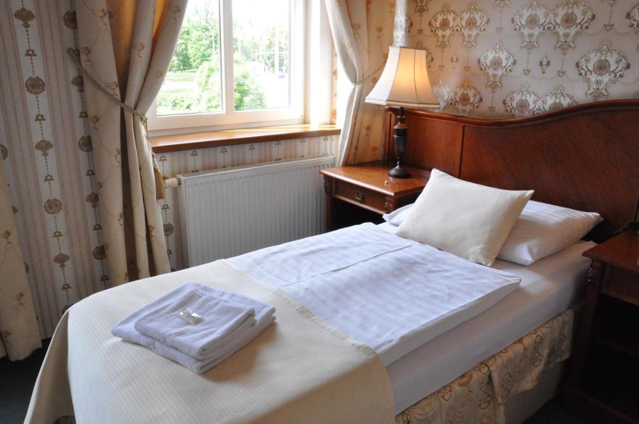 Hotel Mertin Хомутов Екстер'єр фото
