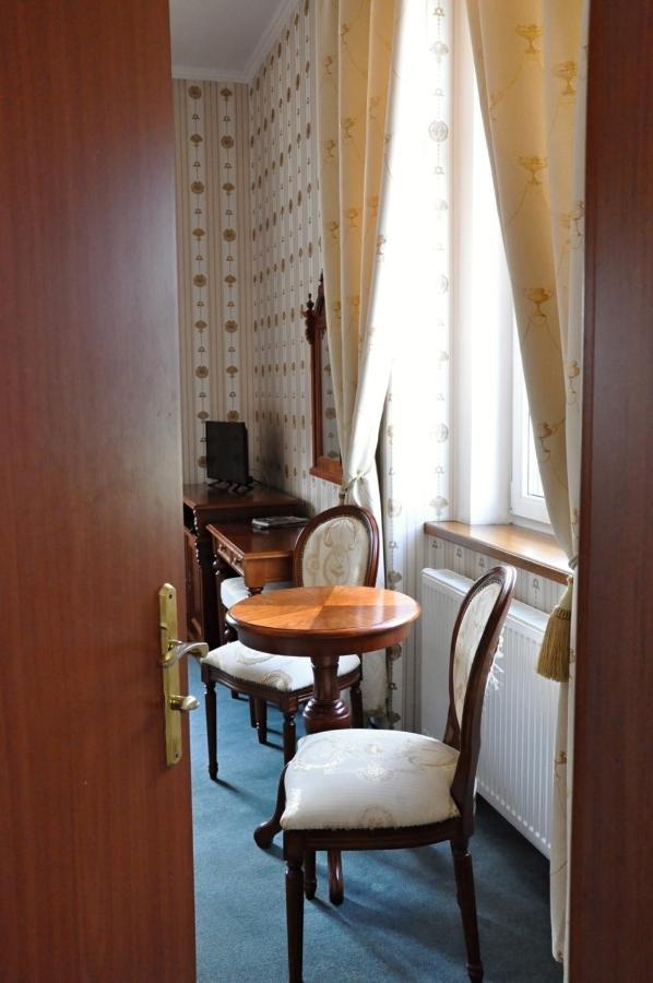 Hotel Mertin Хомутов Екстер'єр фото