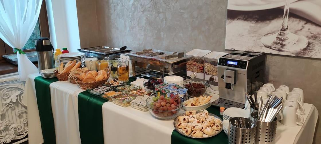 Hotel Mertin Хомутов Екстер'єр фото