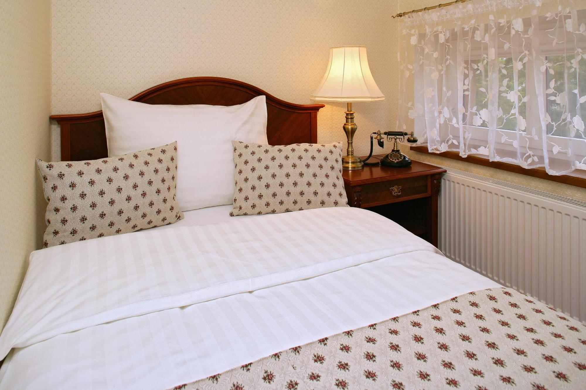 Hotel Mertin Хомутов Екстер'єр фото