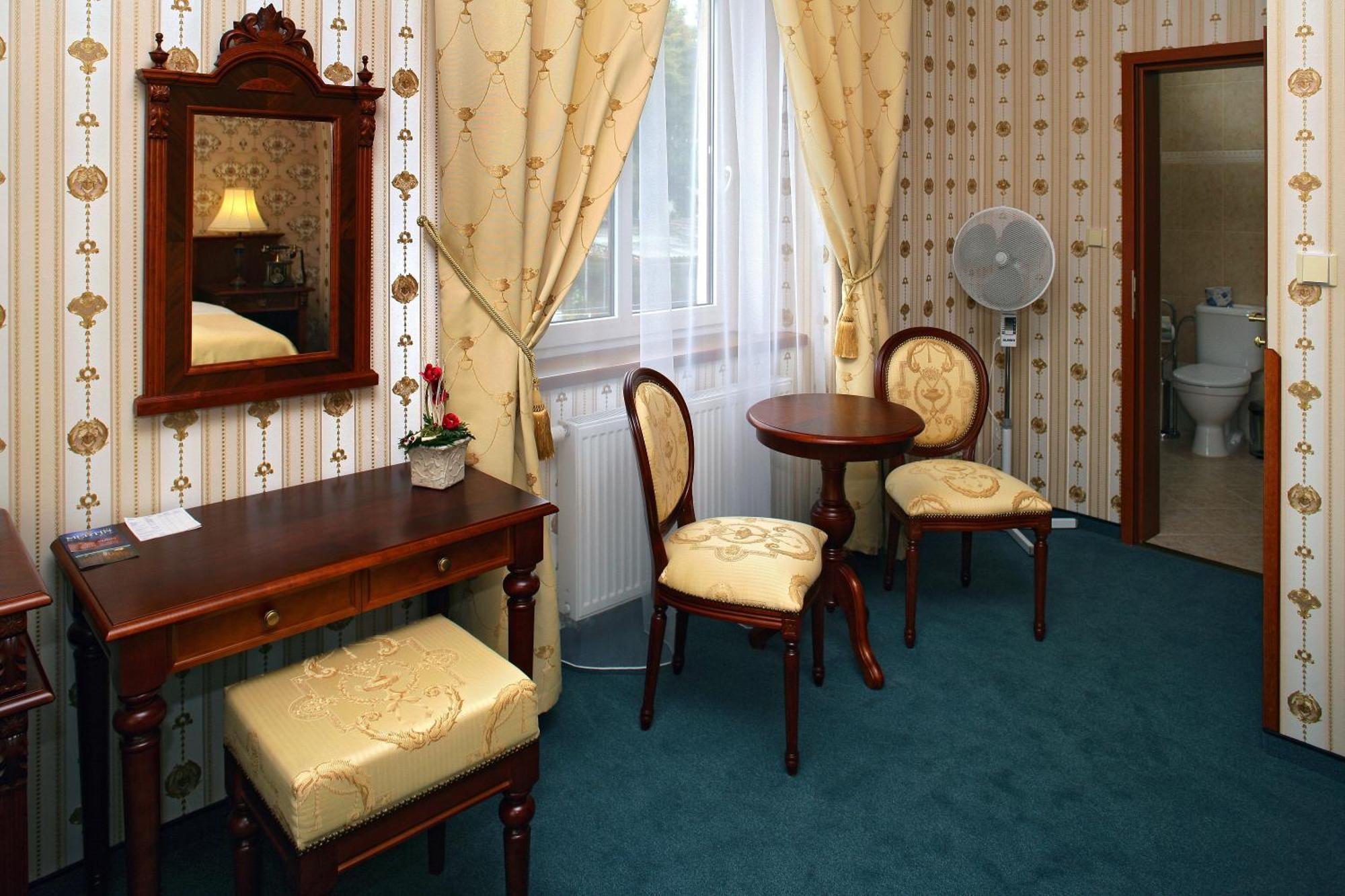 Hotel Mertin Хомутов Екстер'єр фото